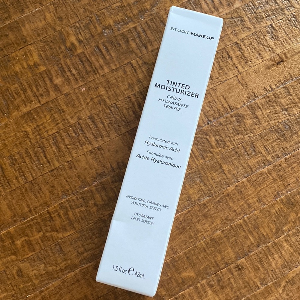 Studio Makeup Tinted Moisturizer - Honey Light